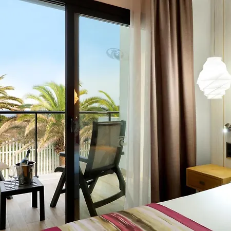 Otel Grand Palladium White Island & Playa d'en Bossa