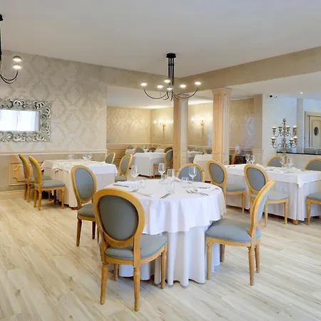 Otel Grand Palladium White Island & Playa d'en Bossa