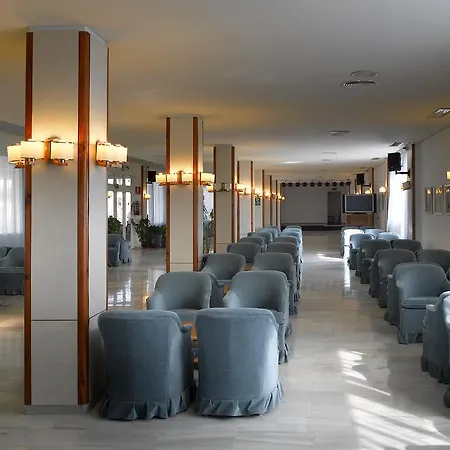 Otel Grand Palladium White Island & Playa d'en Bossa