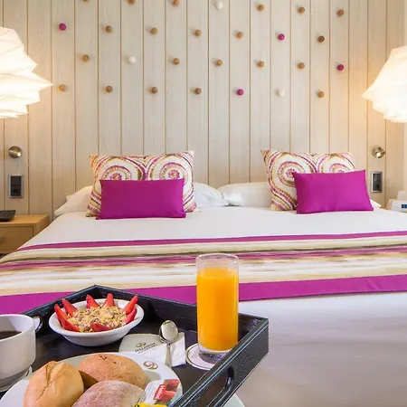 Otel Grand Palladium White Island & 5*