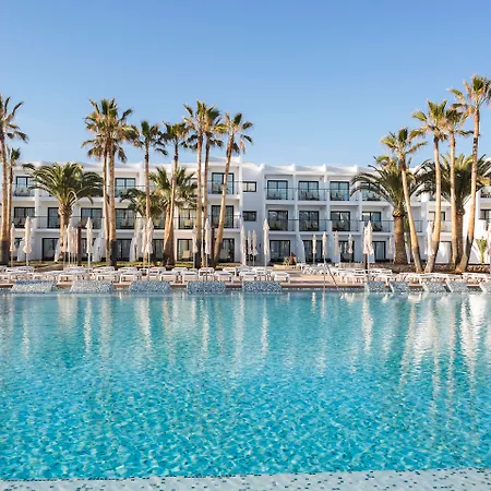 מלון Grand Palladium White Island & פלאייה דן בוסה