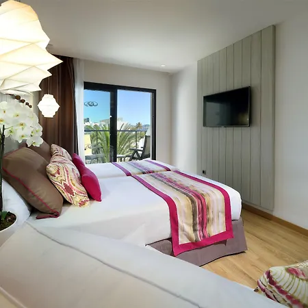 מלון Grand Palladium White Island & פלאייה דן בוסה