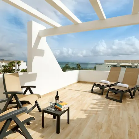 Grand Palladium White Island & מלון