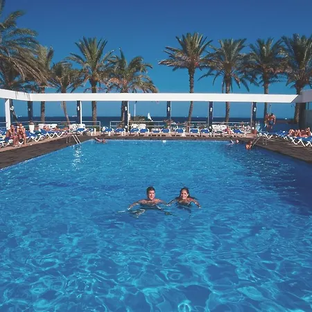 Grand Palladium White Island & פלאייה דן בוסה