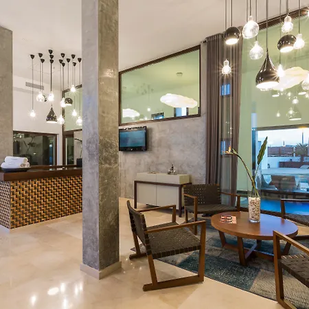 Grand Palladium White Island & 5* Platja d'en Bossa